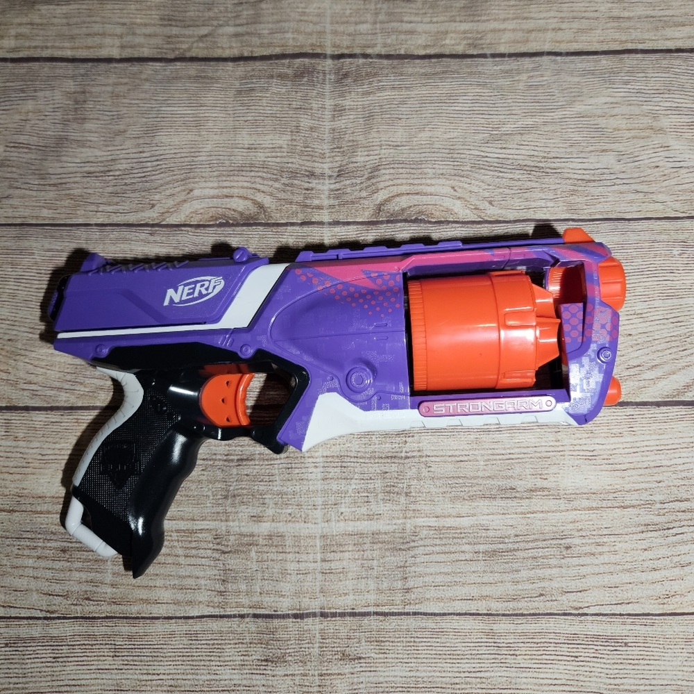 Nerf strong arm elite blaster toy